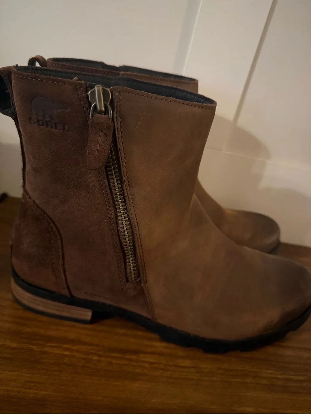 Sorel Chelsea Brown Leather Ankle Boots with Side Zipper